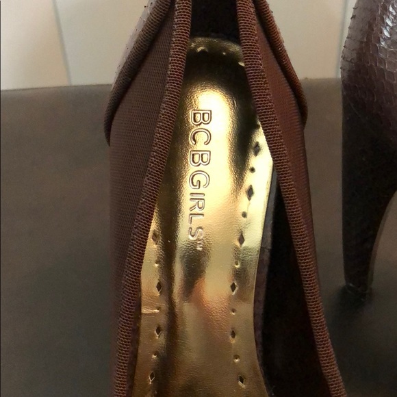 BCBGIRLS Brown Leather Heels size 8B - Picture 2 of 8